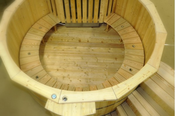 Hot Tub in legno 180 in Legno Larice Hot Tub in legno 180 in Legno Larice
