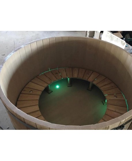 Hot Tub in legno 1.80 m. Larice+stufa Hot Tub in legno 1.80 m. Larice+stufa