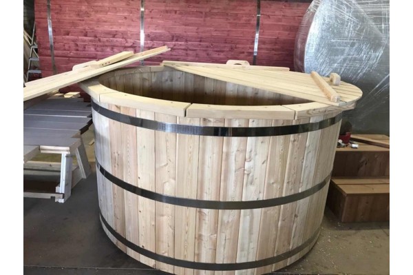 Hot Tub in legno 1.80 m. Larice+stufa Hot Tub in legno 1.80 m. Larice+stufa