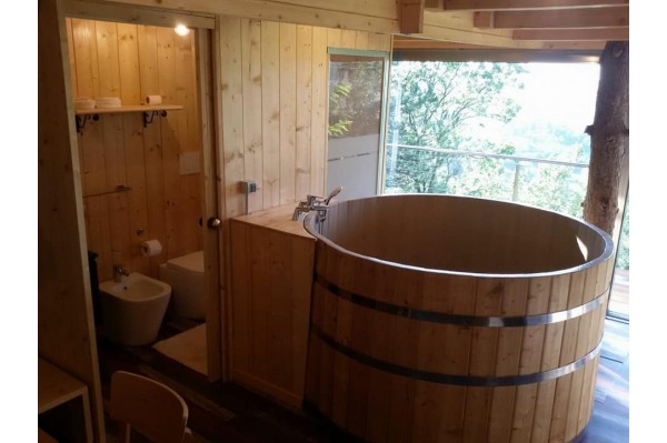 Hot Tub in legno 1.80 m. Larice+stufa Hot Tub in legno 1.80 m. Larice+stufa